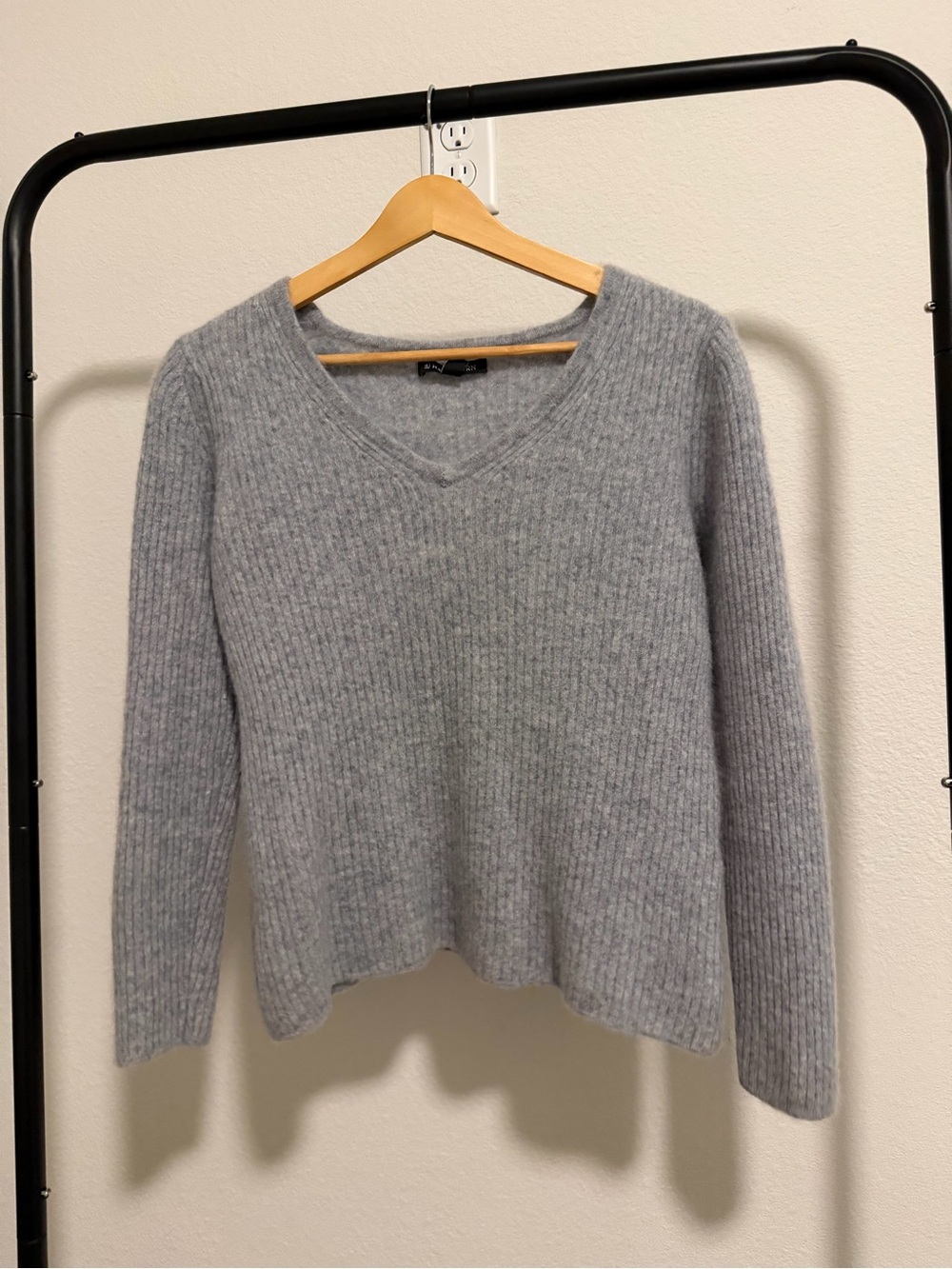 41 Hawthorn 100% Cashmere Ribbed V-Neck Sweater Gray Size M